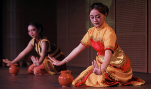 Gerabah Menari 1